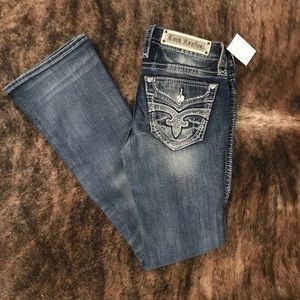 💎SOLD💎NWT Women’s bootcut rock revival jeans